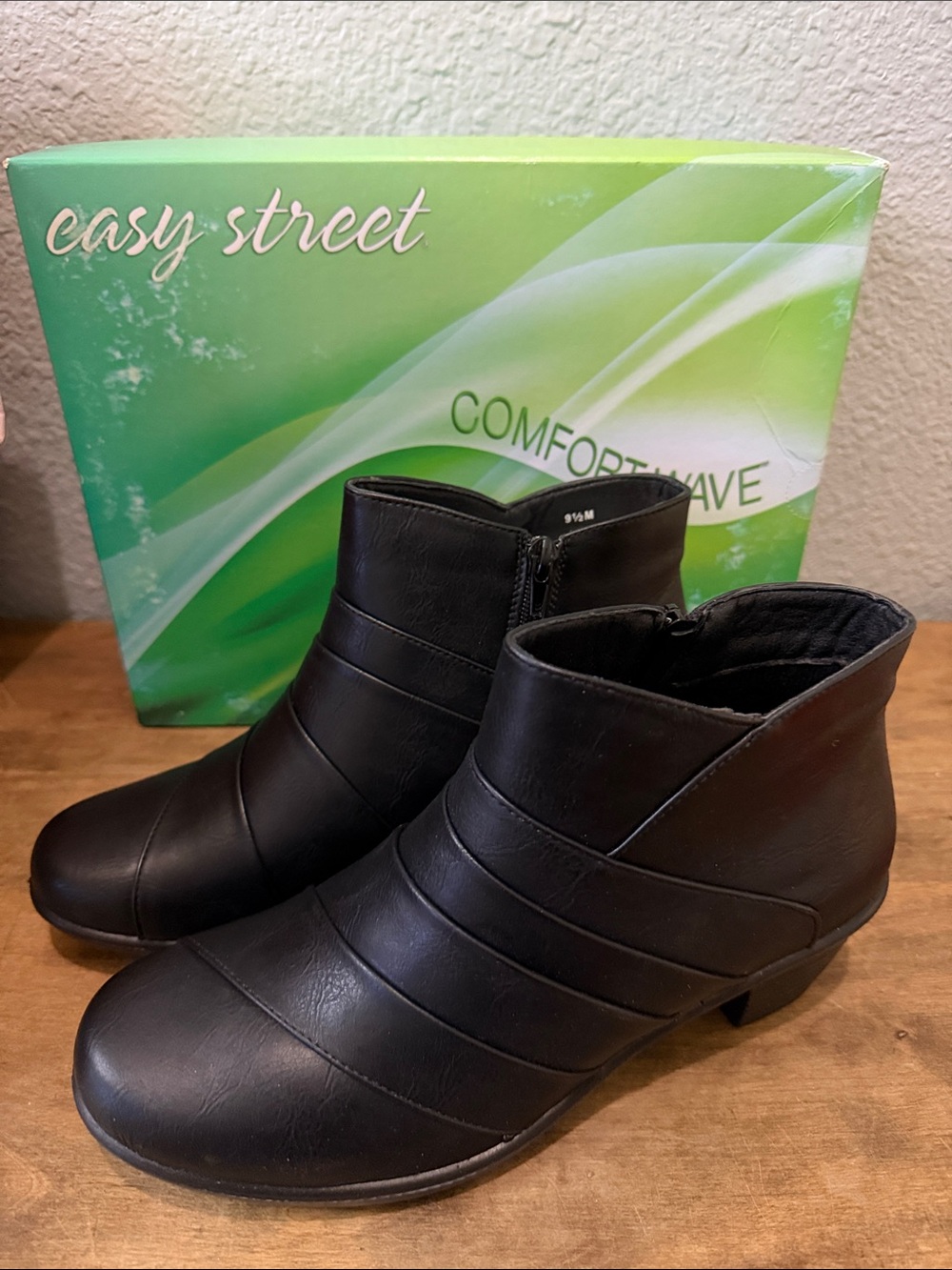 easy street Black Layered Strap Ankle Booties size 9.5 NEW